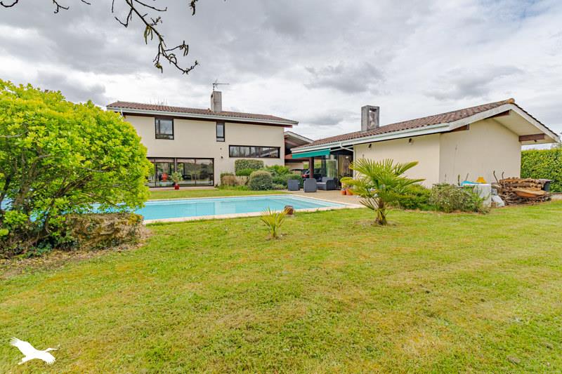 Vente Maison CADILLAC SUR GARONNE - 6 pièces -220 m² - (33410)