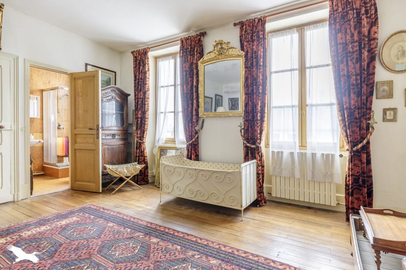 Vente Maison LIGNIERES - 10 pièces -266 m² - (18160)