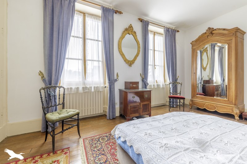 Vente Maison LIGNIERES - 10 pièces -266 m² - (18160)