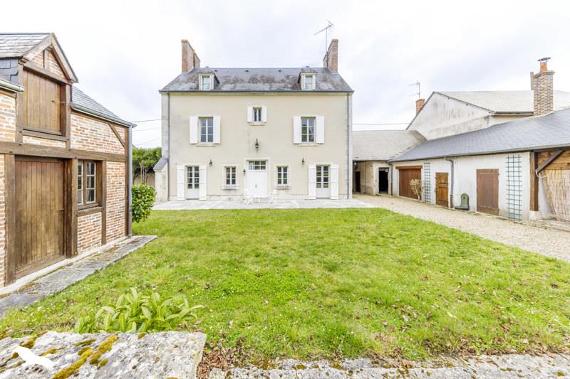 Vente Maison LIGNIERES - 10 pièces -266 m² - (18160)