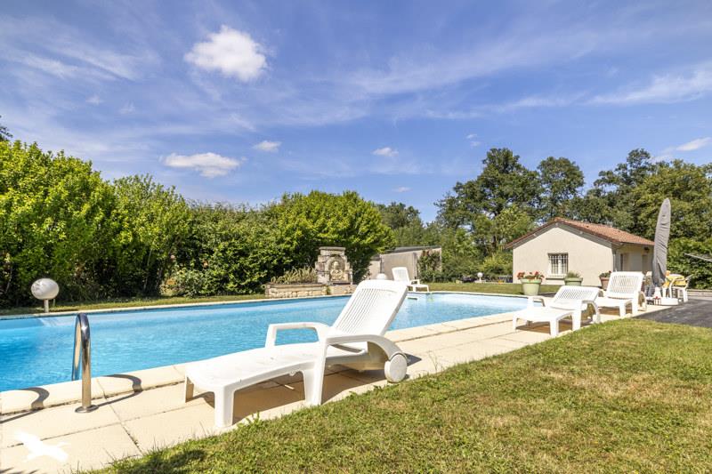 Vente Maison MAISONNAIS - 8 pièces -175 m² - (18170)