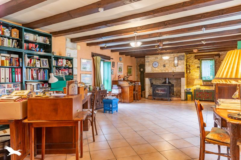 Vente Maison CUBJAC AUVEZERE VAL D ANS - 4 pièces -156 m² - (24640)