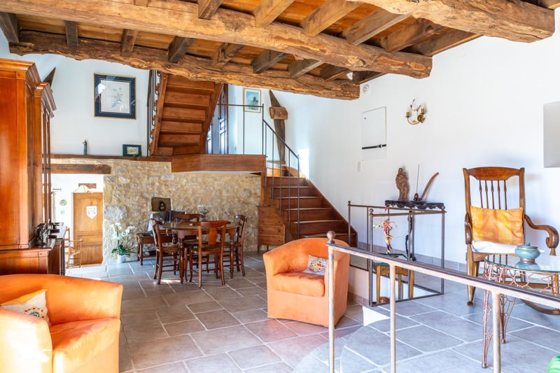Vente Maison ST GERMAIN DES PRES - 7 pièces -149 m² - (24160)