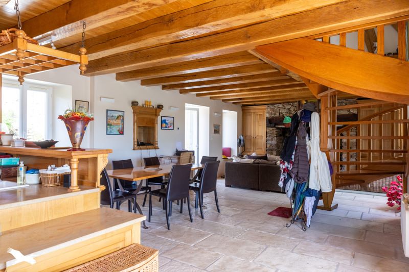 Vente Maison GENIS - 5 pièces -172 m² - (24160)