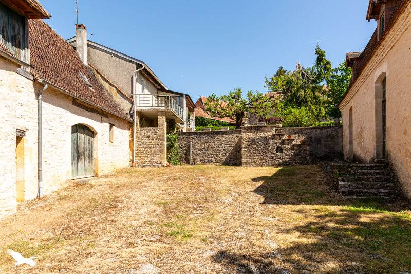 Vente Maison CUBJAC AUVEZERE VAL D ANS - 7 pièces -144 m² - (24640)