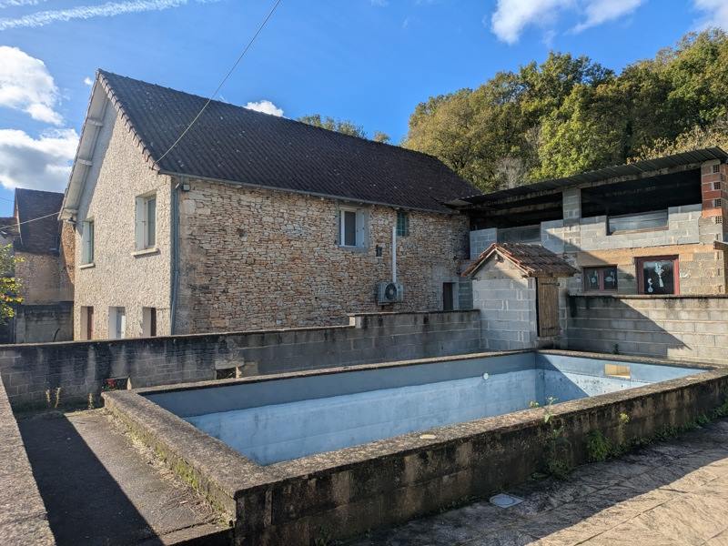 Vente Maison COULAURES - 9 pièces -198 m² - (24420)