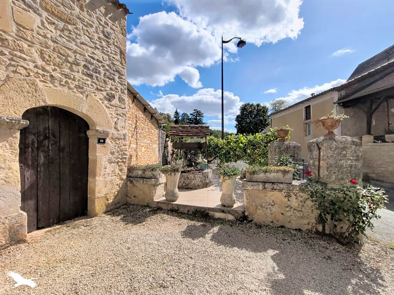 Vente Maison Saint-Germain-des-Prés - 5 pièces -111 m² - (24160)
