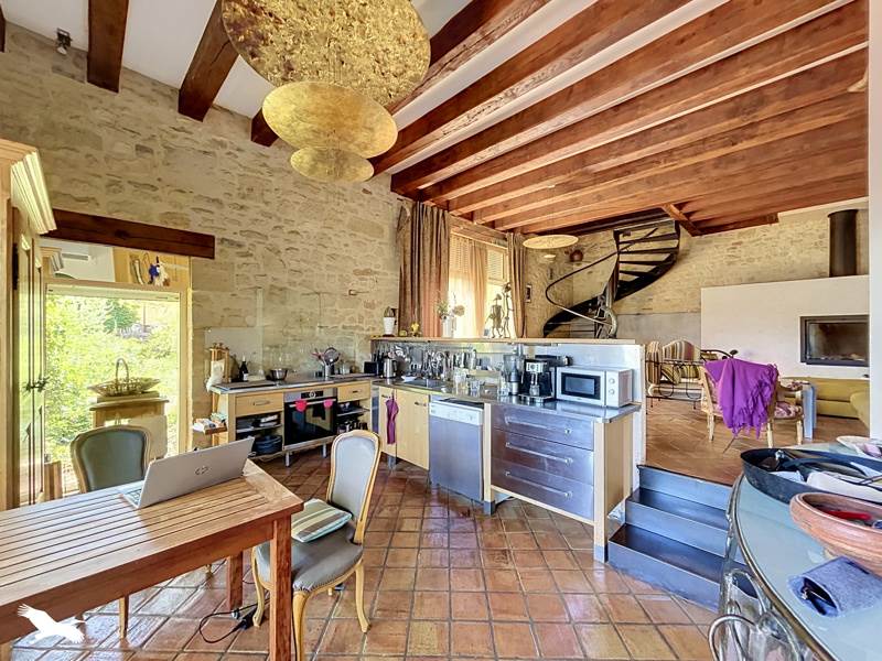 Vente Maison Anlhiac - 8 pièces -170 m² - (24160)