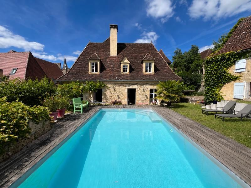 Maison 9 pièces 180 m² · à Le Bugue · 180 m² · 699 000 €
