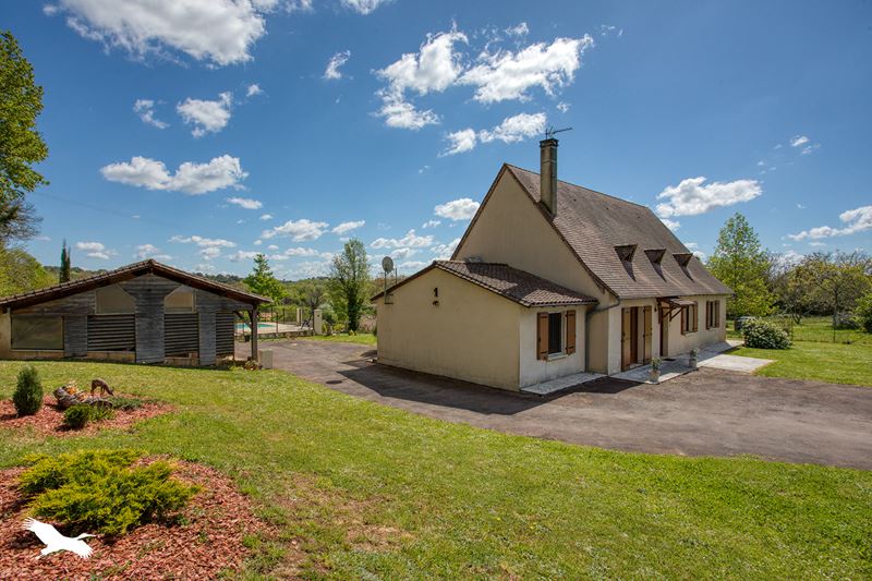 Vente Maison MEYRALS - 7 pièces -118 m² - (24220)