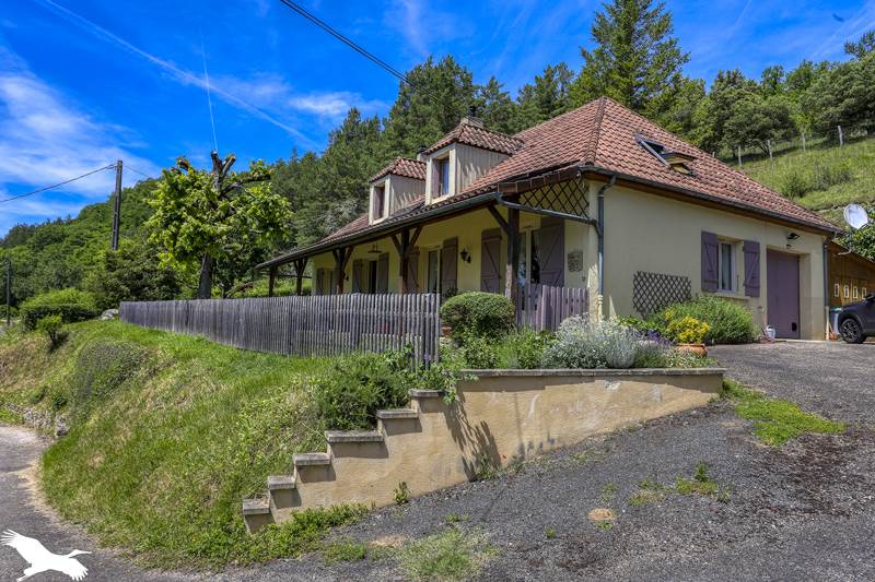 Vente Maison ST CYPRIEN - 9 pièces -165 m² - (24220)