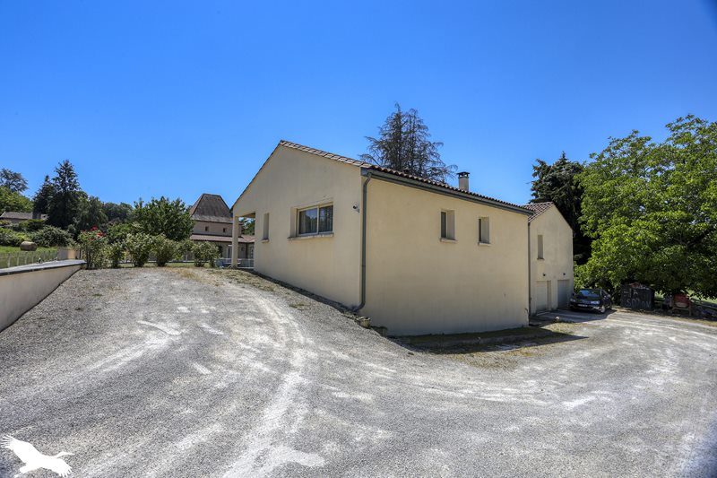 Vente Maison LE BUISSON DE CADOUIN - 6 pièces -170 m² - (24480)
