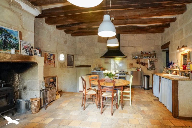 Vente Maison BERTHENAY - 7 pièces -250 m² - (37510)