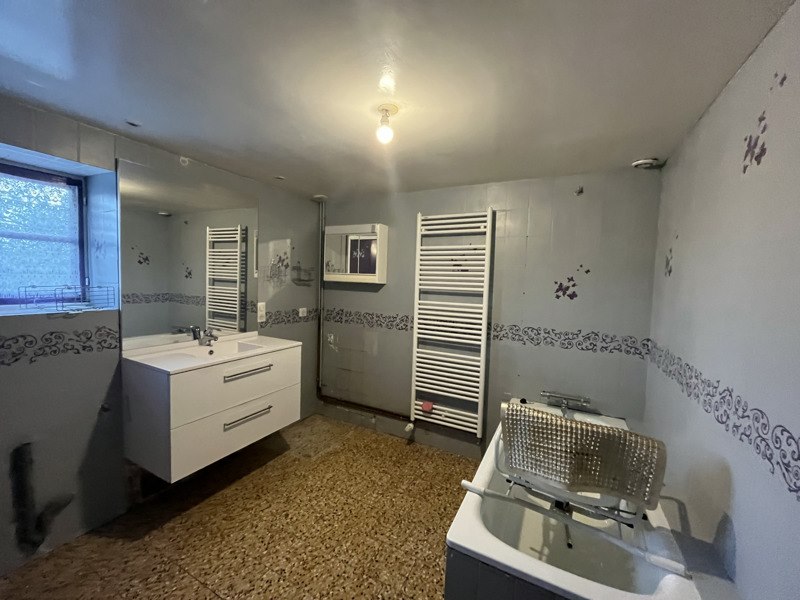 Vente Maison LA BERTHENOUX - 7 pièces -120 m² - (36400)