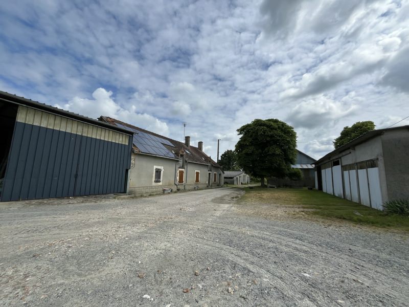 Vente Maison LA BERTHENOUX - 7 pièces -120 m² - (36400)