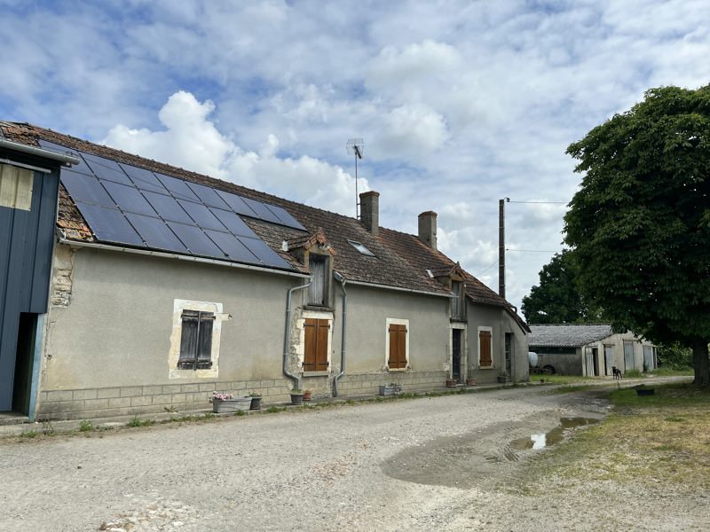 Vente Maison LA BERTHENOUX - 7 pièces -120 m² - (36400)