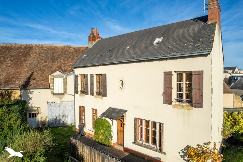 Vente Maison LA CHATRE - 7 pièces -177 m² - (36400)