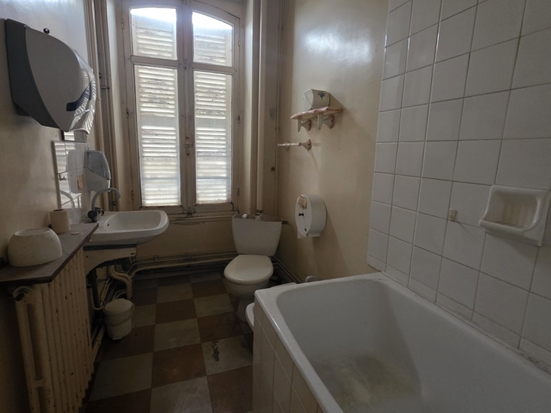 Vente Immeuble Neuvy-Saint-Sépulchre - -  240 m² - (36230)