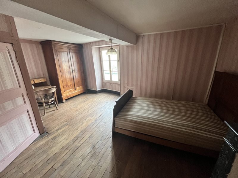 Vente Maison ST DENIS DE JOUHET - 7 pièces -116 m² - (36230)