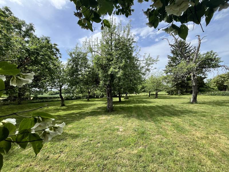 Vente Maison ST DENIS DE JOUHET - 7 pièces -138 m² - (36230)