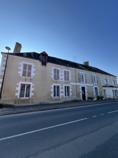 Vente Maison ST AOUT - 9 pièces -250 m² - (36120)