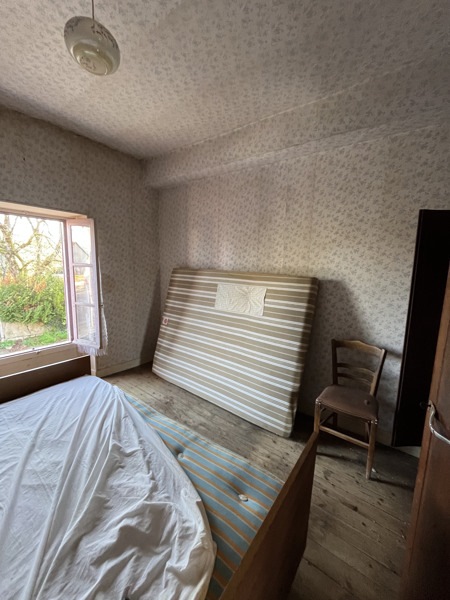 Vente Maison ST AOUT - 9 pièces -250 m² - (36120)