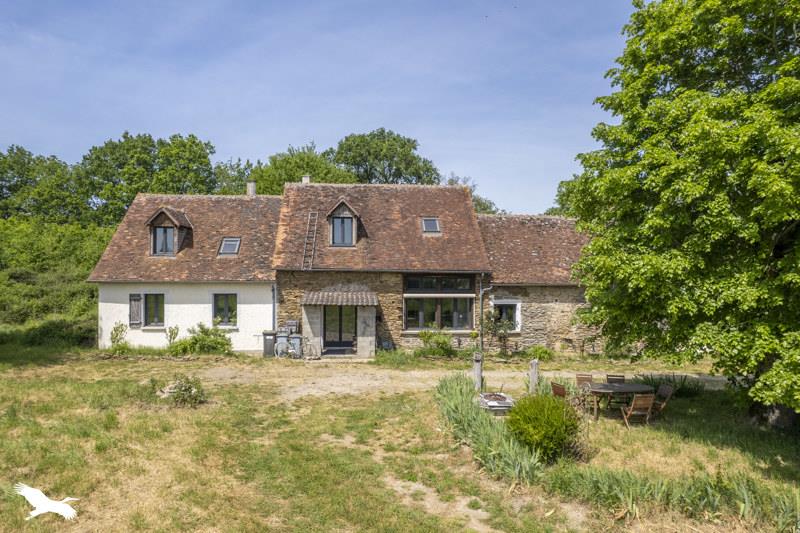Vente Maison ST DENIS DE JOUHET - 7 pièces -250 m² - (36230)