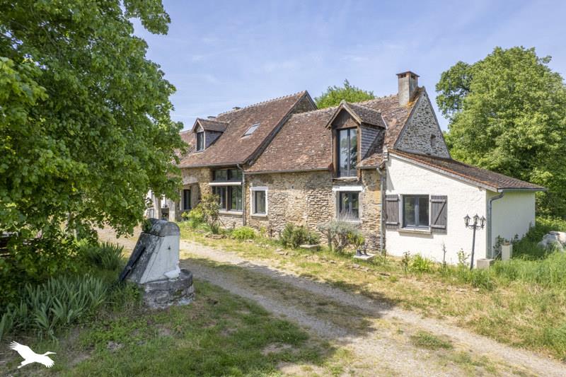 Vente Maison ST DENIS DE JOUHET - 7 pièces -250 m² - (36230)
