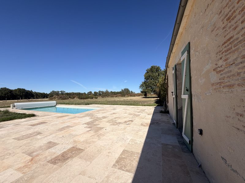 Vente Maison La Berthenoux - 6 pièces -198 m² - (36400)