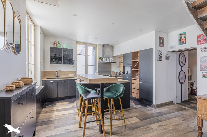 Vente Maison CHARGE - 6 pièces -200 m² - (37530)