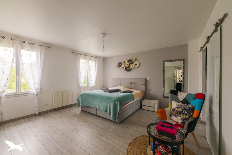 Vente Maison MONTCHEVREUIL - 9 pièces -236 m² - (60240)