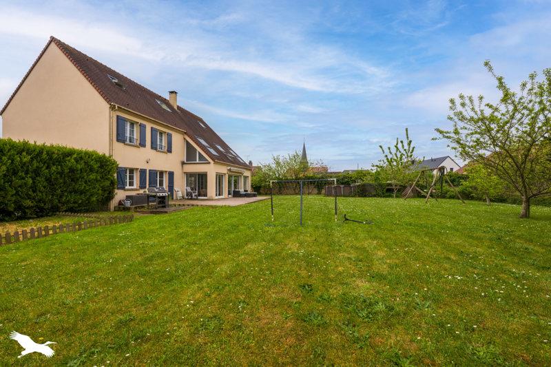 Vente Maison MONTCHEVREUIL - 9 pièces -236 m² - (60240)