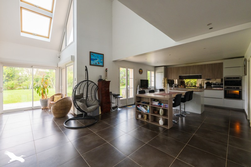 Vente Maison MONTCHEVREUIL - 9 pièces -236 m² - (60240)
