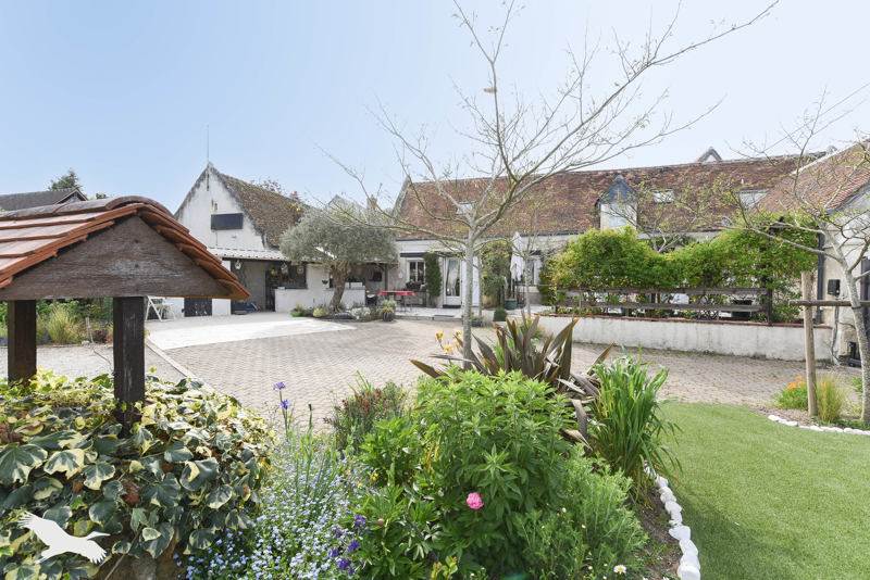 Vente Maison CIVRAY DE TOURAINE - 5 pièces -165 m² - (37150)