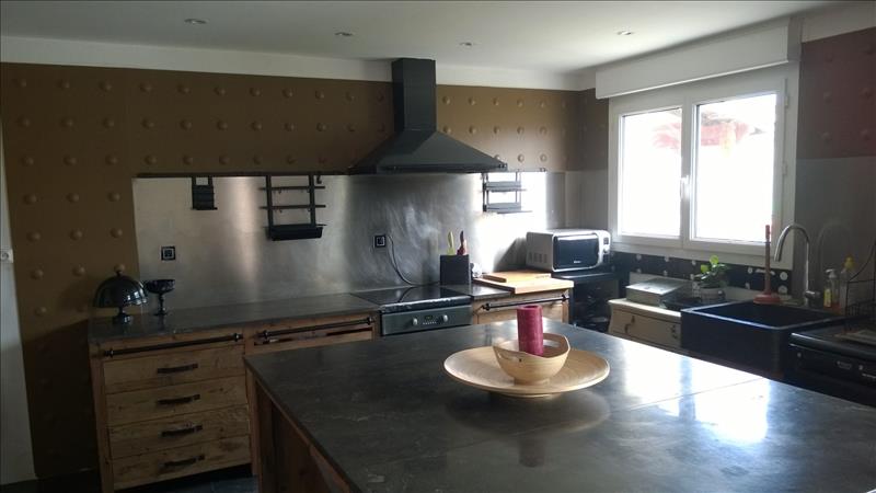 Vente Maison LES MATHES - 9 pièces -234 m² - (17570)
