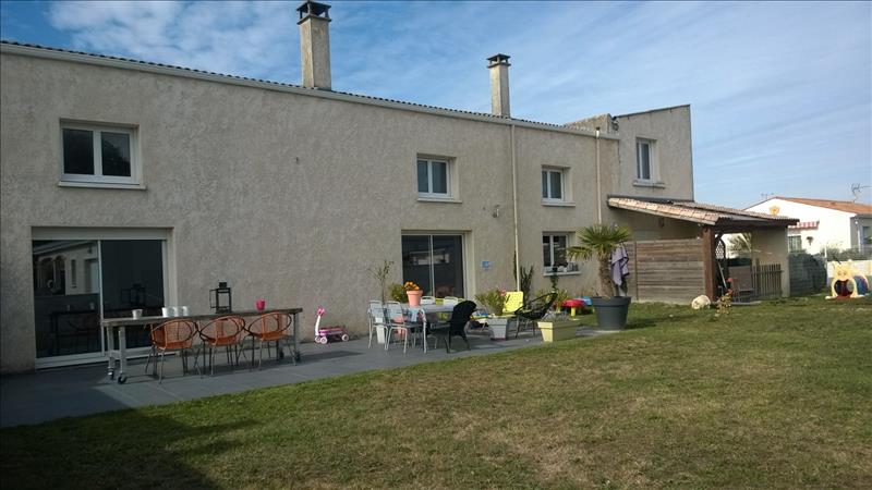 Vente Maison LES MATHES - 9 pièces -234 m² - (17570)