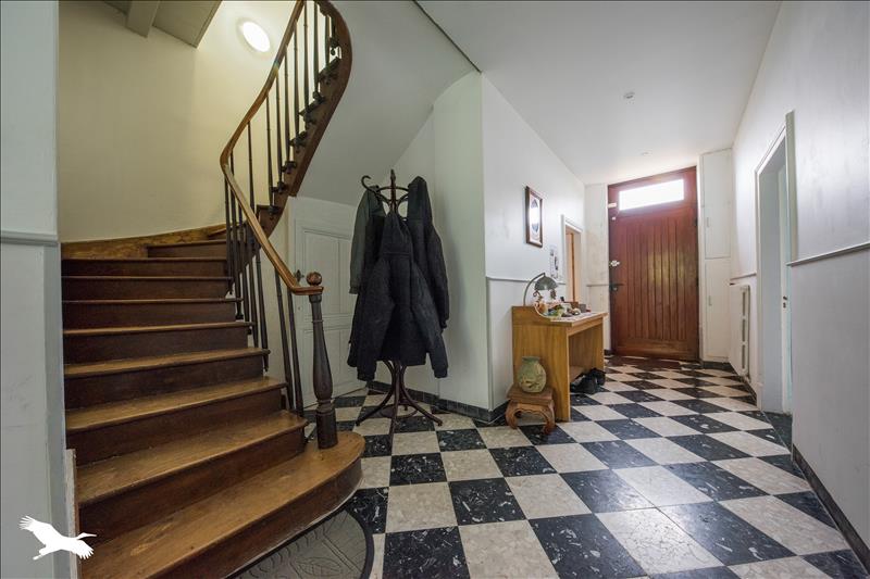 Vente Maison CHAILLEVETTE - 9 pièces -300 m² - (17890)