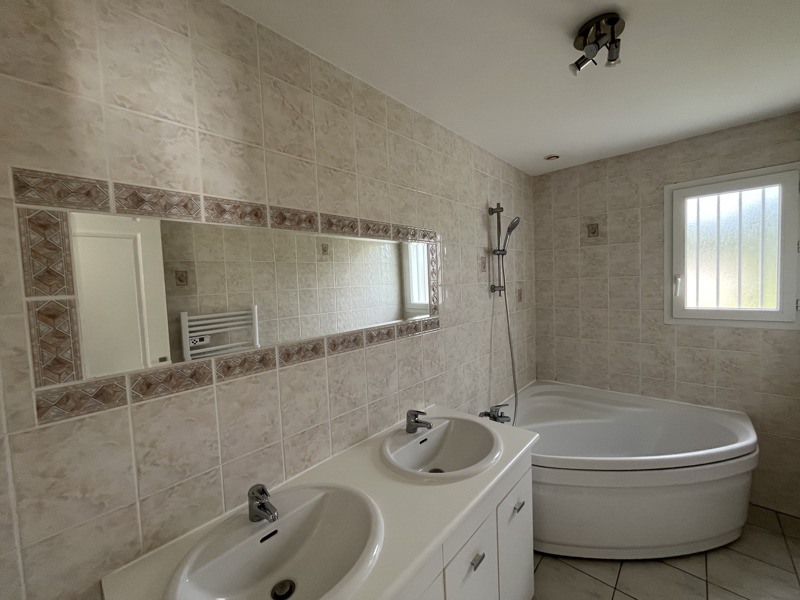 Vente Maison ETAULES - 5 pièces -85 m² - (17750)