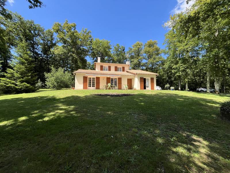 Vente Maison ETAULES - 5 pièces -130 m² - (17750)