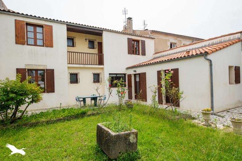 Vente Maison LA TREMBLADE - 7 pièces -237 m² - (17390)