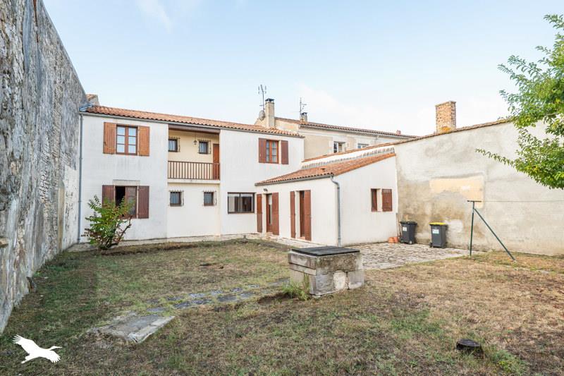 Vente Maison LA TREMBLADE - 7 pièces -237 m² - (17390)