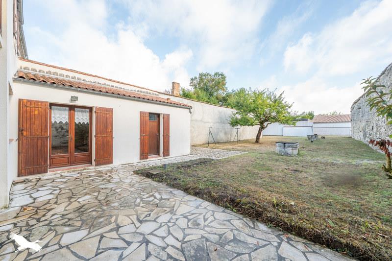 Vente Maison LA TREMBLADE - 7 pièces -237 m² - (17390)