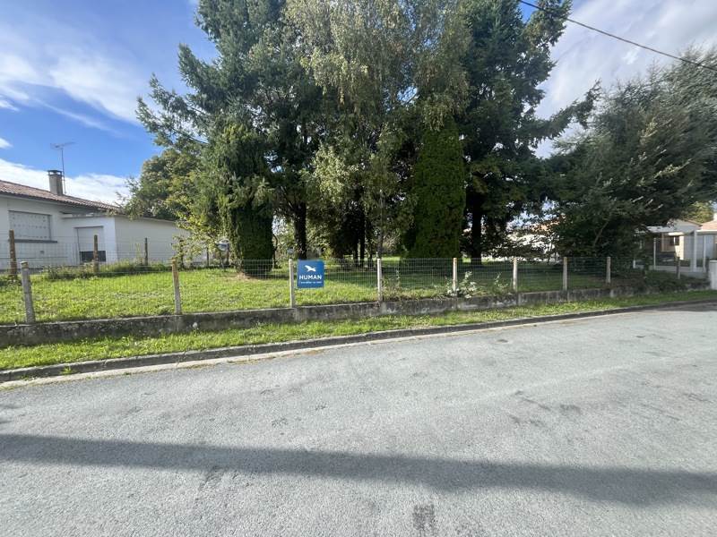 Vente Terrain CHAILLEVETTE - -1038 m² - (17890)
