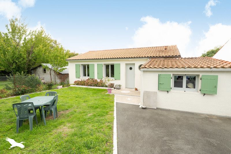 Vente Maison CHAILLEVETTE - 5 pièces -95 m² - (17890)