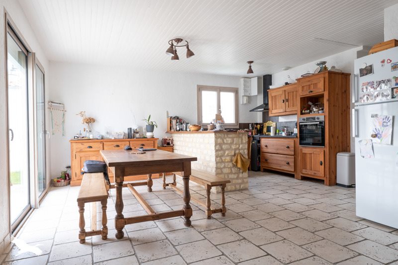 Vente Maison CHAILLEVETTE - 5 pièces -95 m² - (17890)