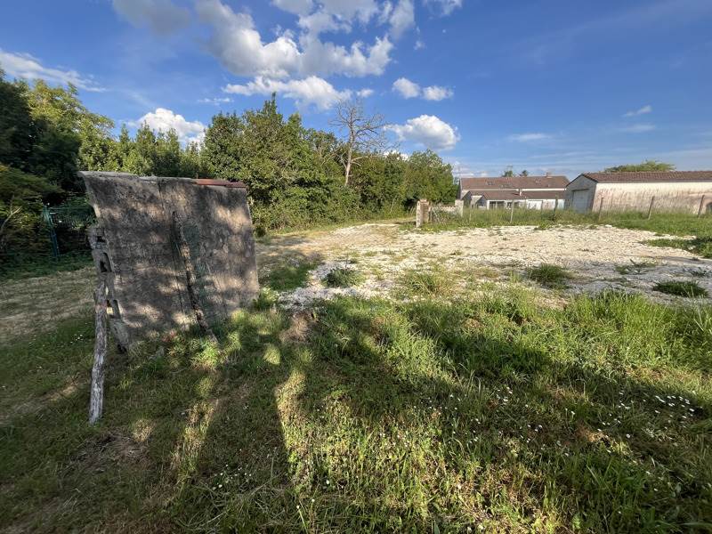 Vente Terrain CHAILLEVETTE - -783 m² - (17890)