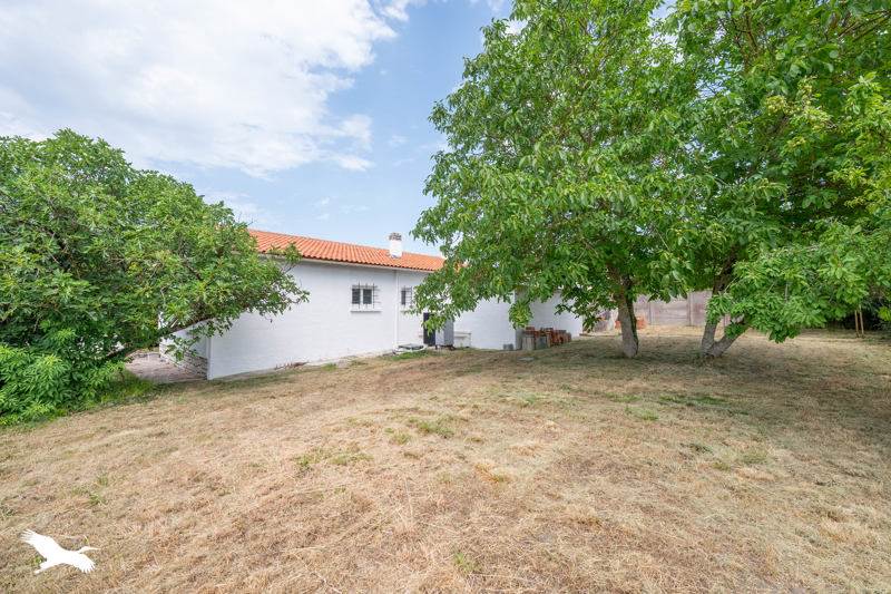 Vente Maison CHAILLEVETTE - 4 pièces -93 m² - (17890)