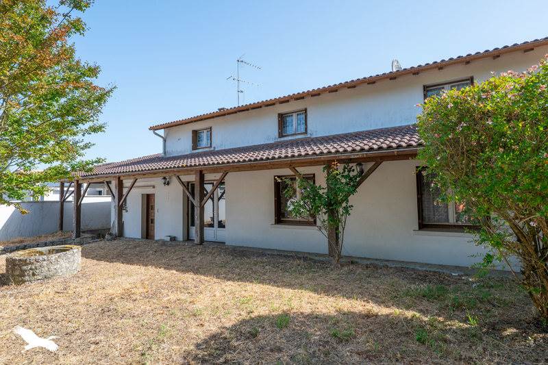 Vente Maison LA TREMBLADE - 5 pièces -138 m² - (17390)