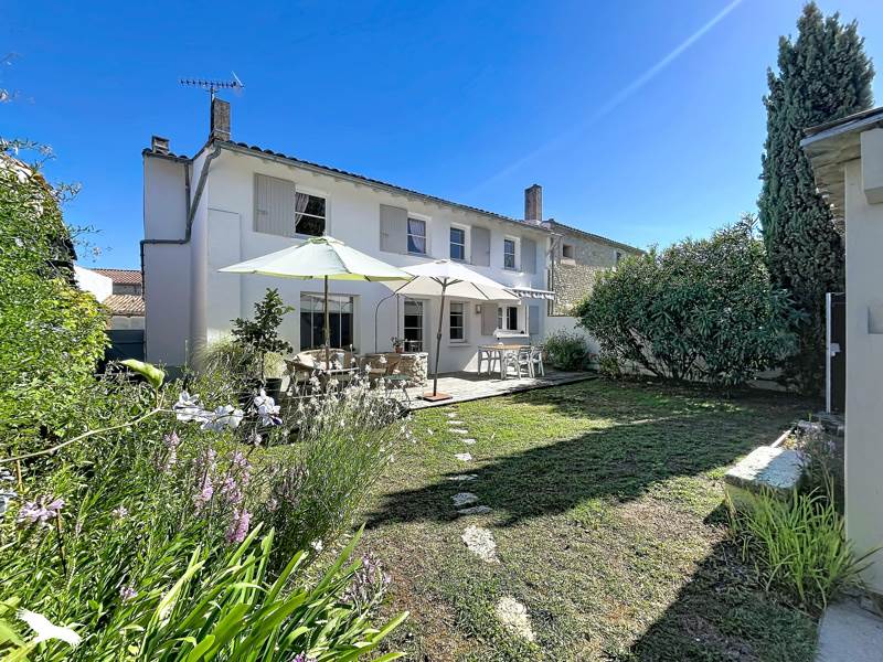 Vente Maison CHAILLEVETTE 17890 7 pièces - 179 m²