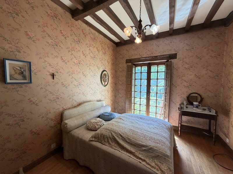 Vente Maison ST ASTIER - 7 pièces -340 m² - (24110)